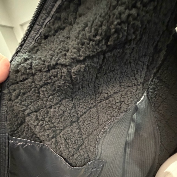 L.L. Bean Women's Black Quilted Vest Size 2XL - Picture 3 of 6